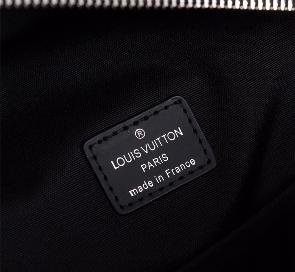 ルイヴィトンバッグ着用イメージ